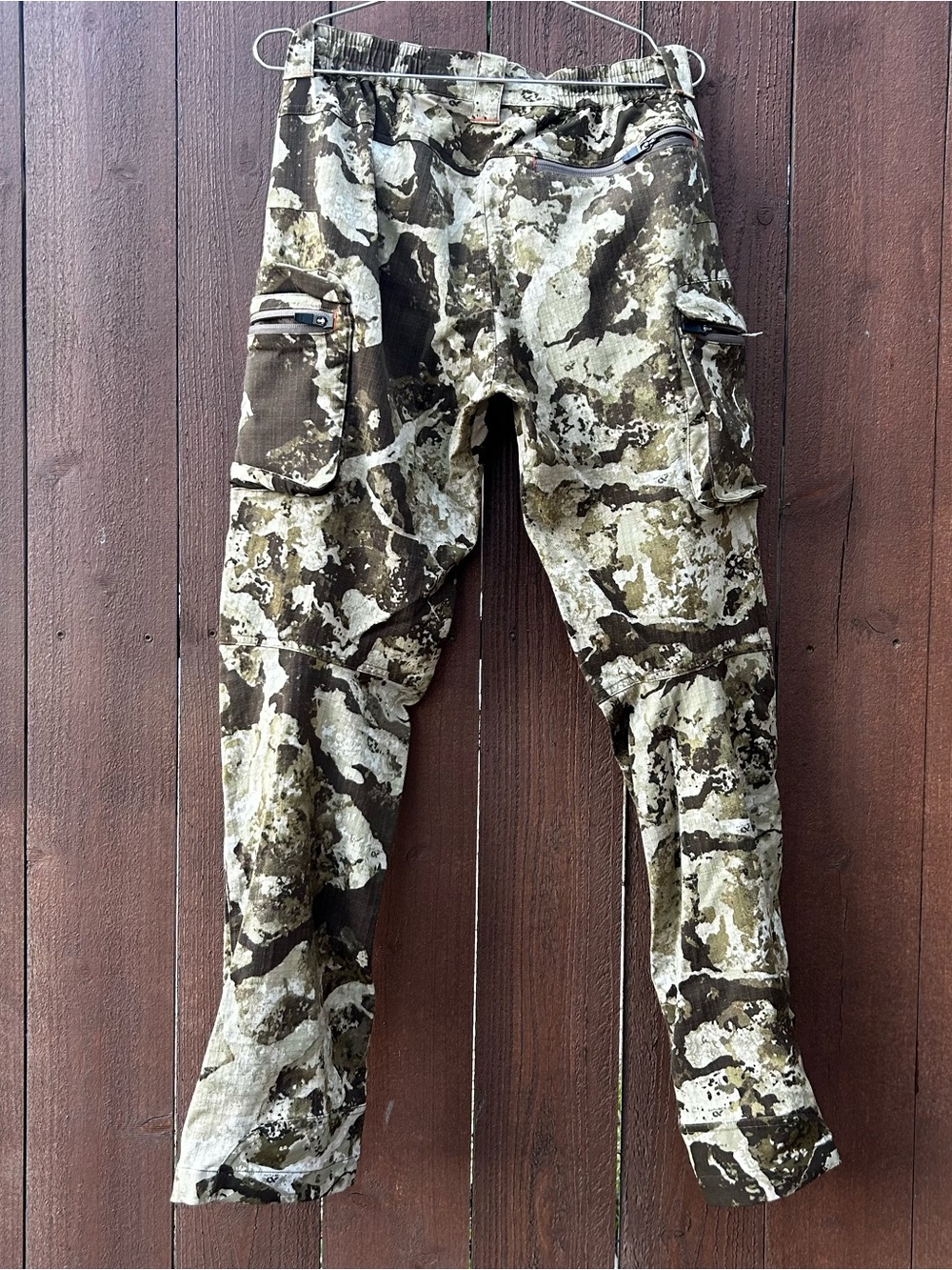 FIRST LITE obsidian hunting pants, size small.